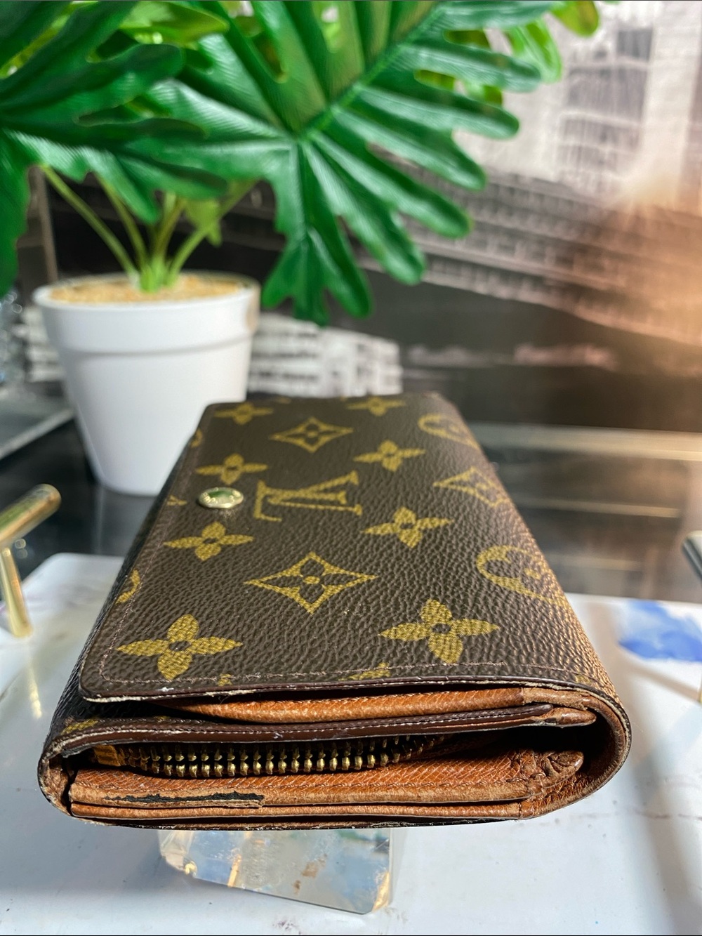 Authentic Louis Vuitton Monogram Bifold Zippy Wallet - Picture 14 of 15